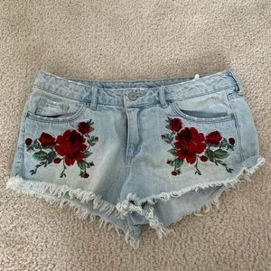 Rose Short Shorts 🌹